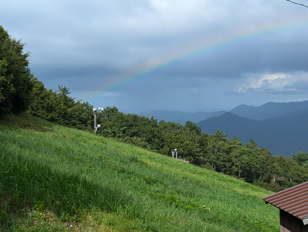 リフトから見えた虹