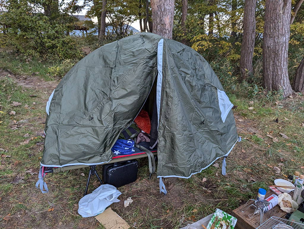 ソロテントとコットで寝る