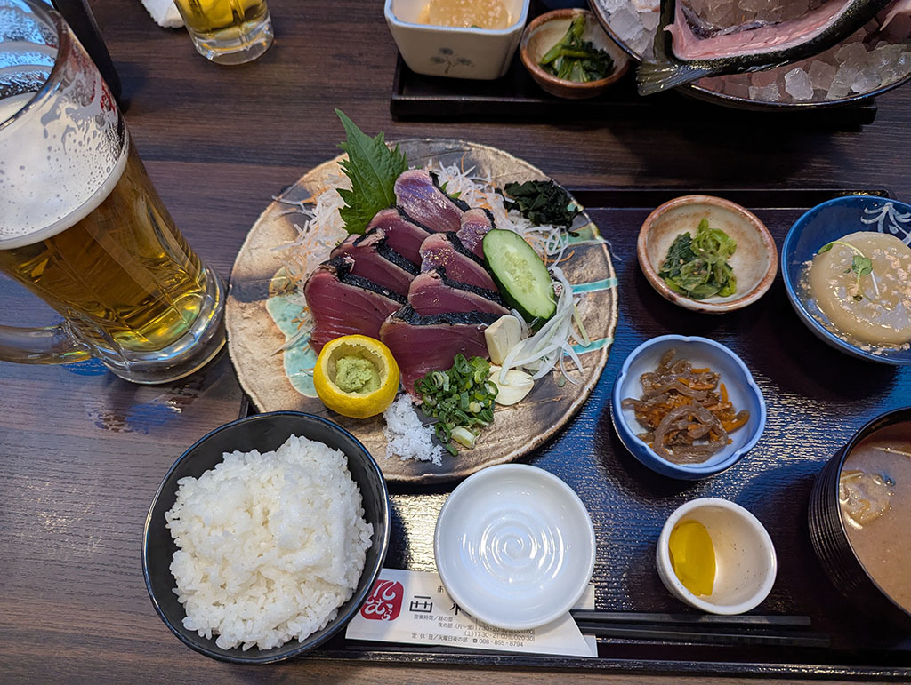 西村食堂でかつおのたたき定食