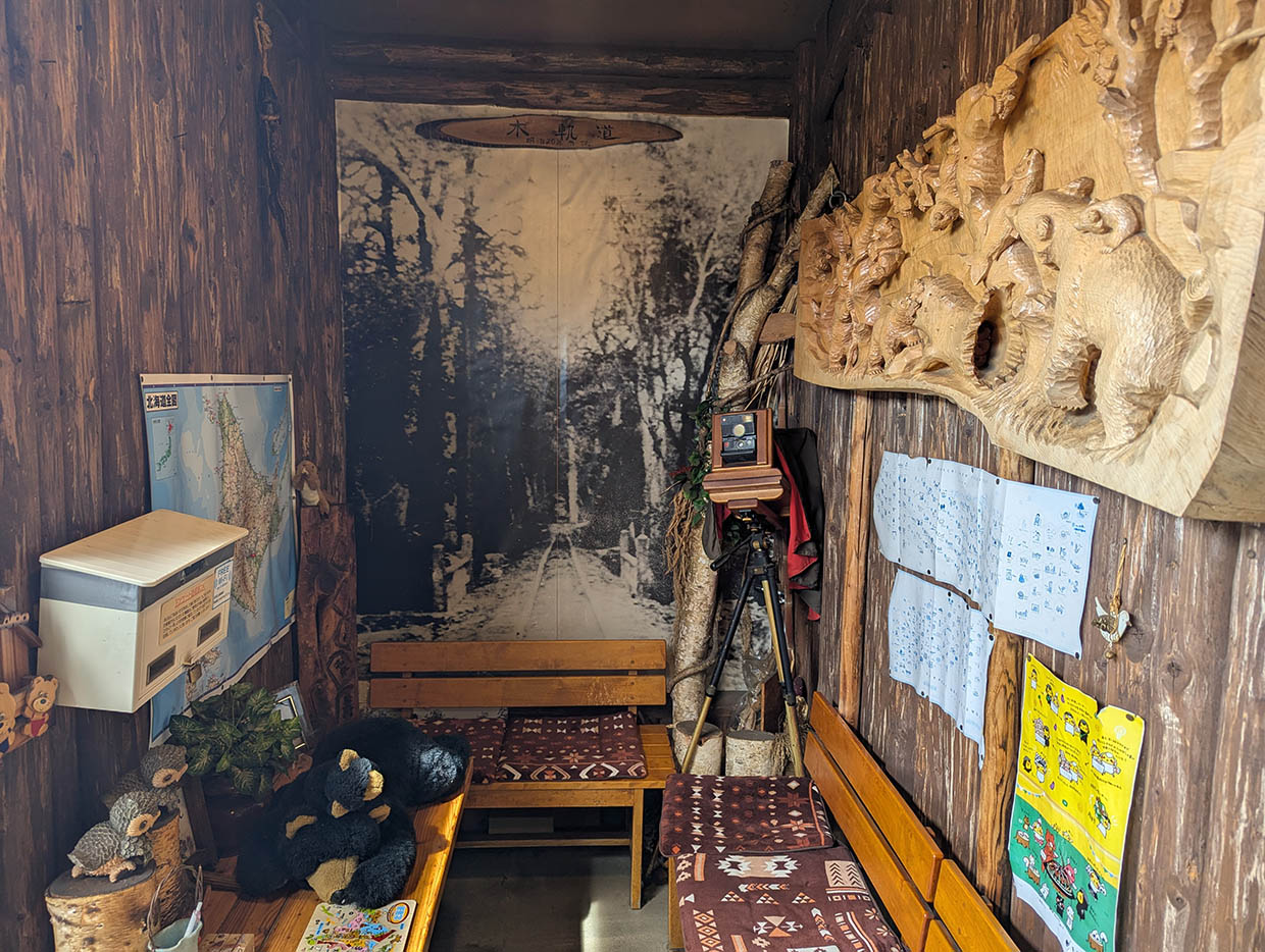 じんすぎすかん北海道の店内入口。雰囲気がある。