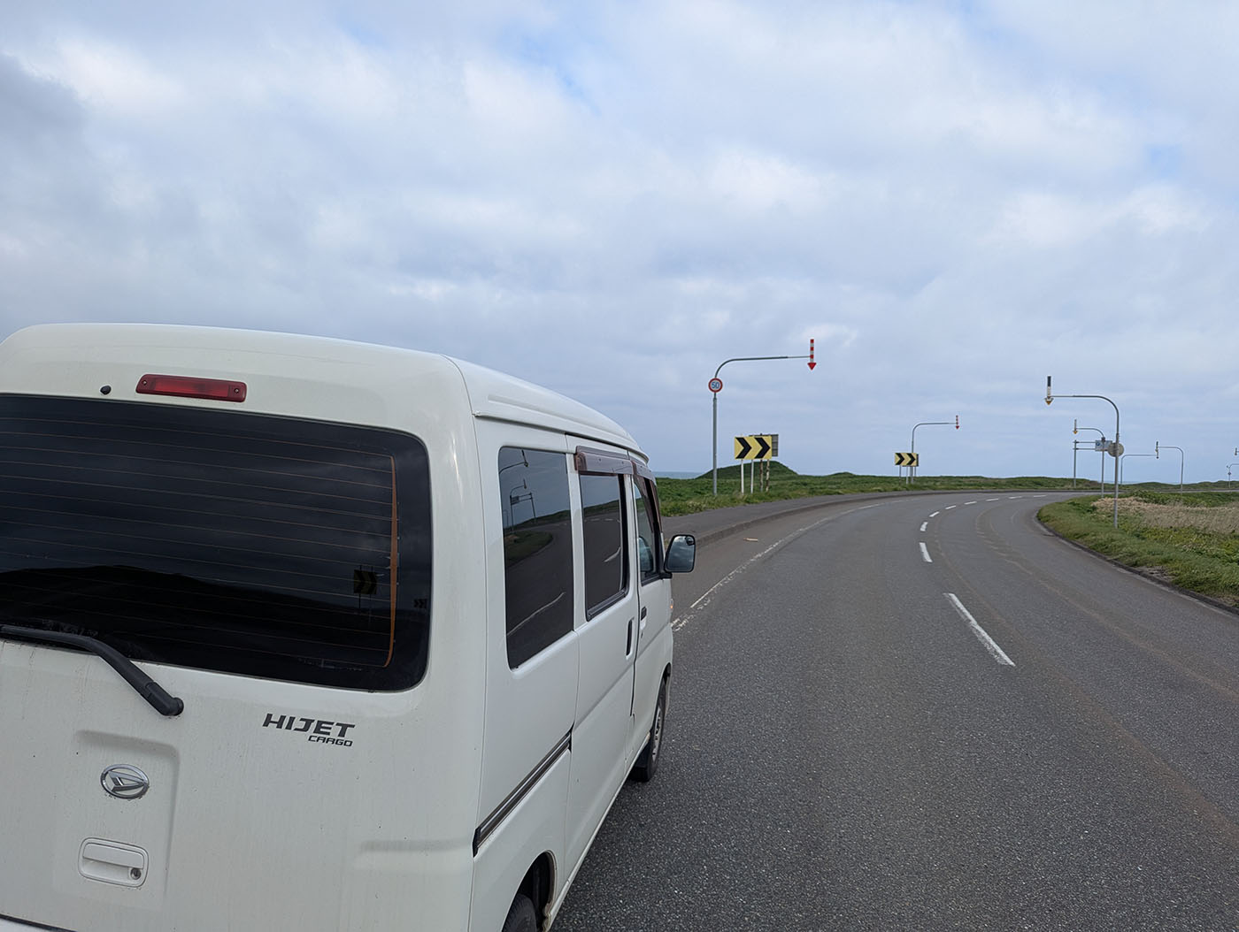 走るハイゼットカーゴ