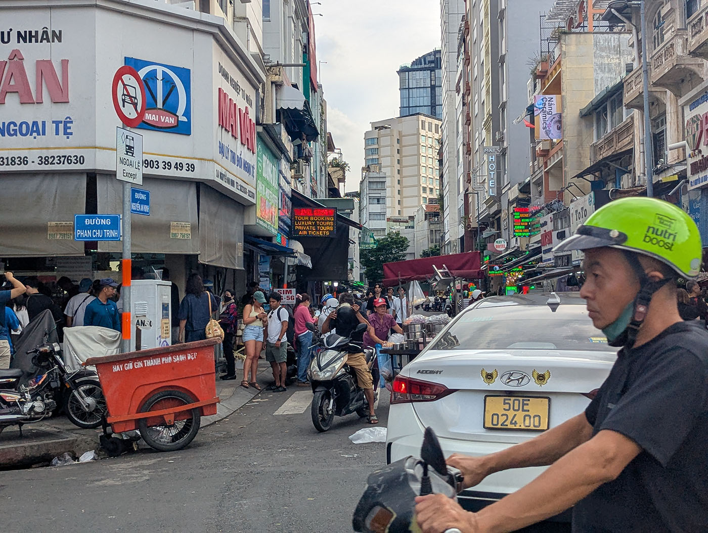 大渋滞のホーチミン市内