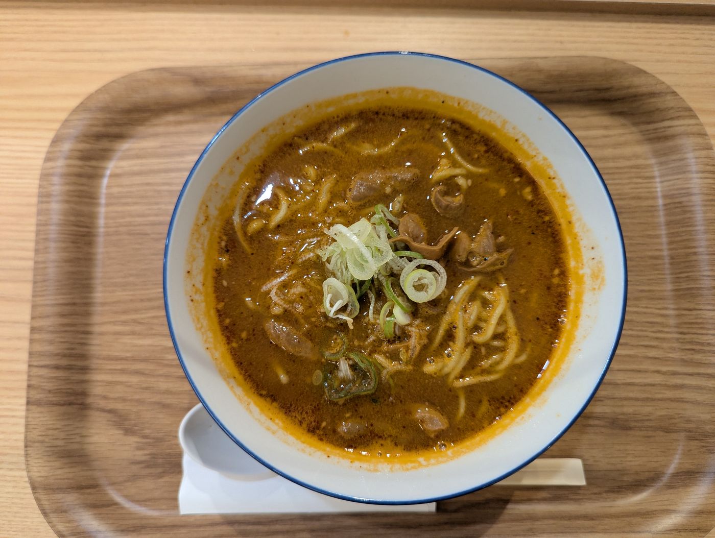 道の駅おとふけの「Fuji」で食べたオニめんのブロッコリー麺、辛さスーパー