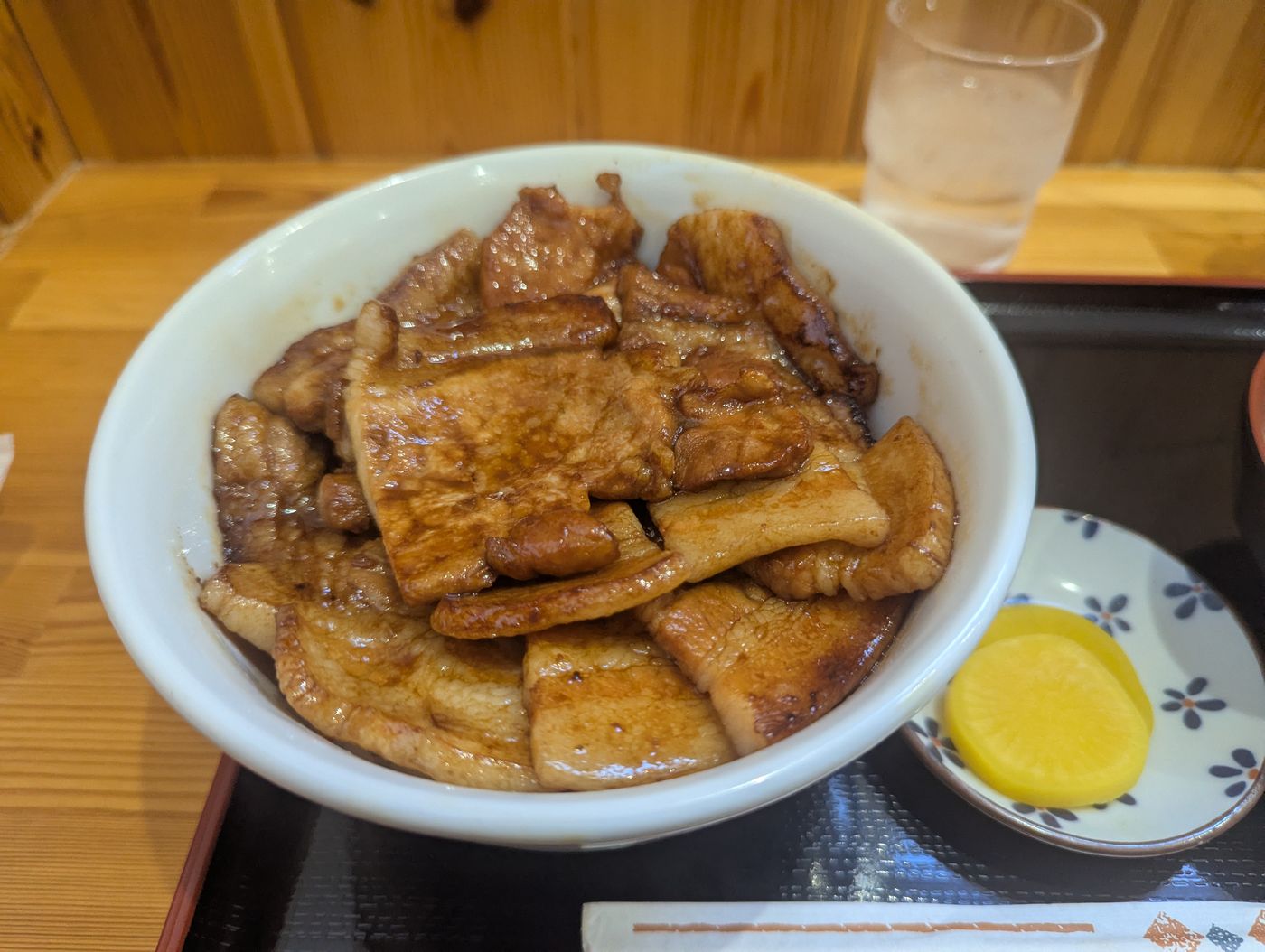 とん田の名物豚丼