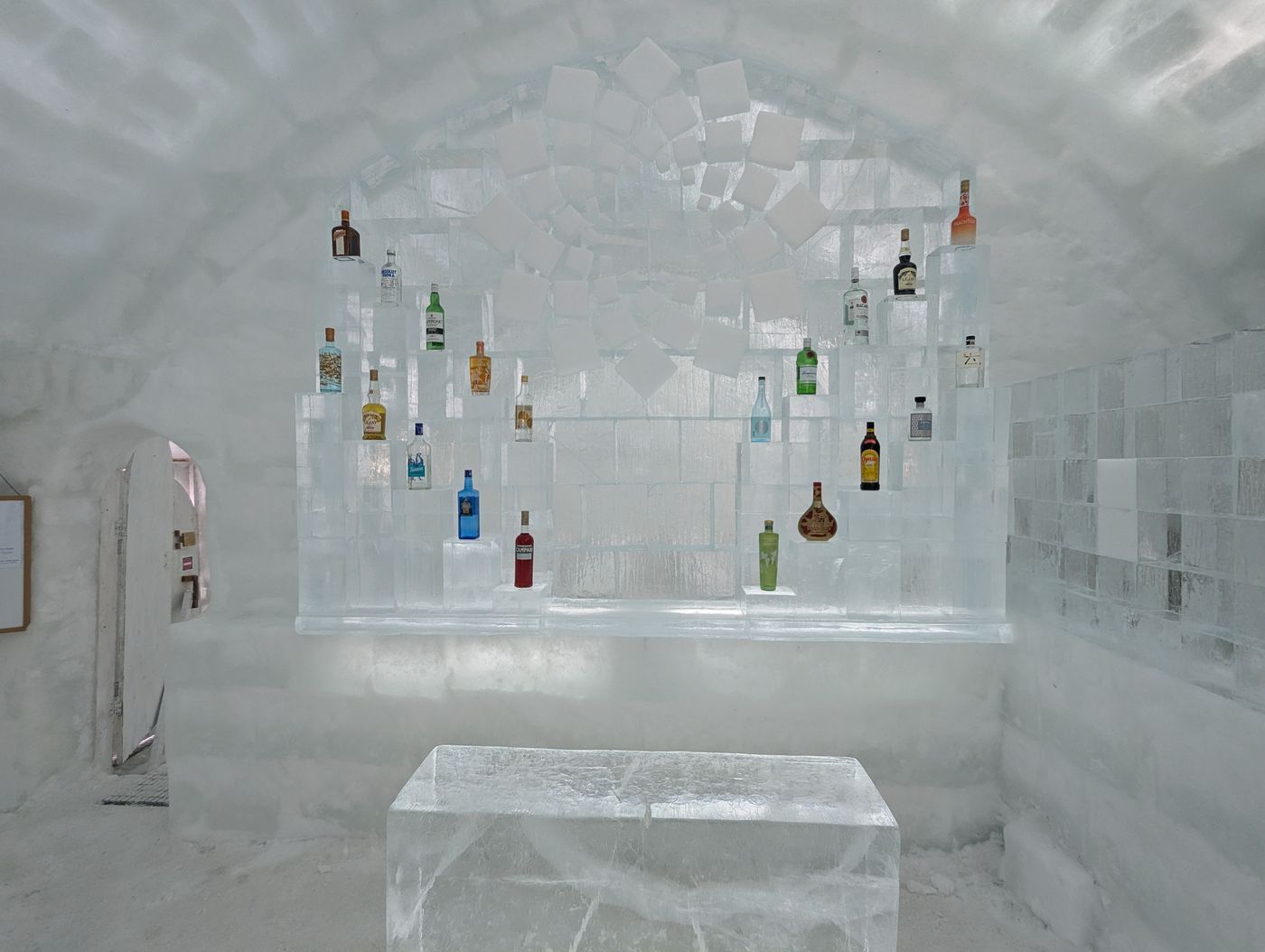 然別湖コタンのアイスバー