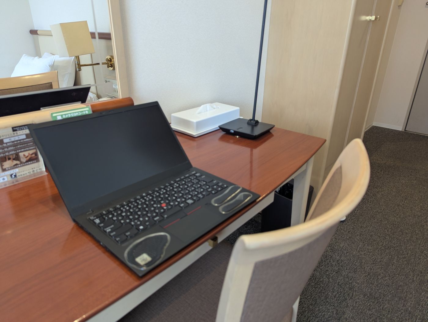 十勝ガーデンズホテルの部屋で仕事